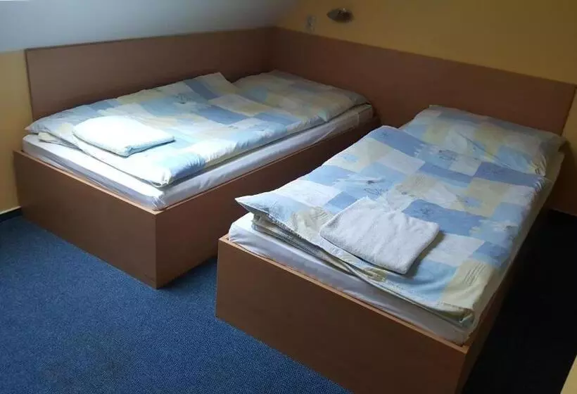 تختخواب و صبحانه Lehár Panzió