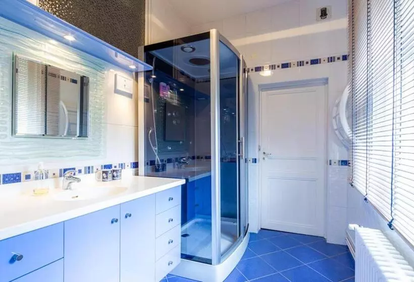 تختخواب و صبحانه Maison Longuevie