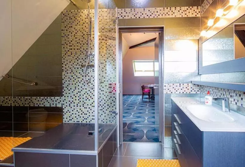 تختخواب و صبحانه Maison Longuevie