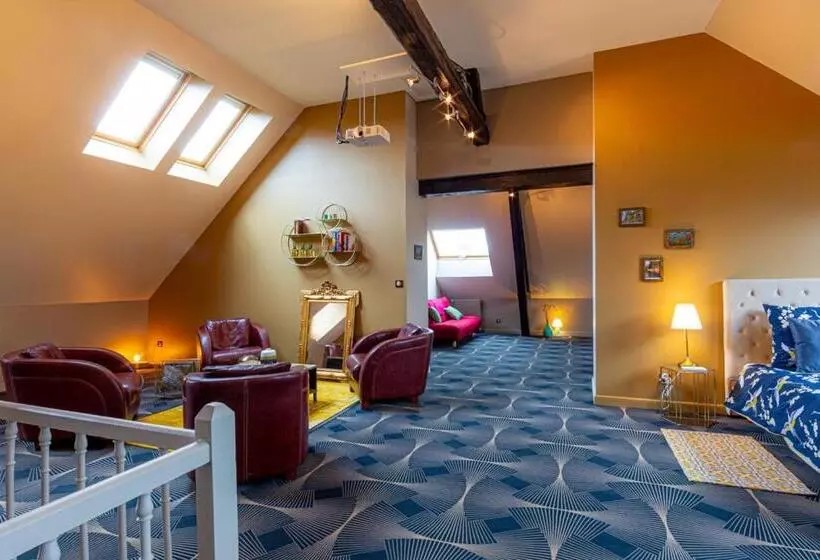 تختخواب و صبحانه Maison Longuevie