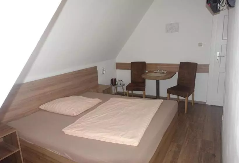 هتل Gasthof & Restaurant Am Kreuz