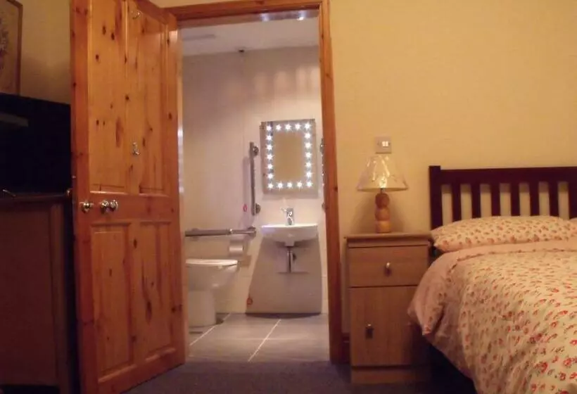 Majatalo Cosy Ground Floor Disabled Friendly Room In Farm House