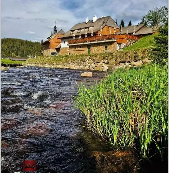 Majatalo Pivovar Lyer