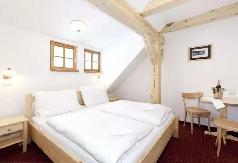 Majatalo Pivovar Lyer