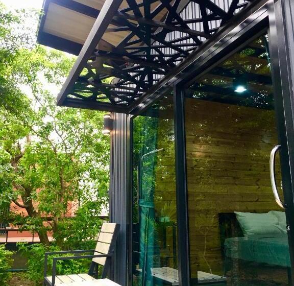 Пансион The Loft Resort Kabin Buri