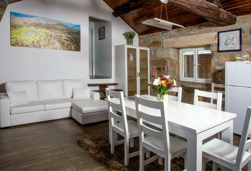 تختخواب و صبحانه Casa Amarela