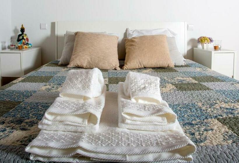 تختخواب و صبحانه Casa Amarela