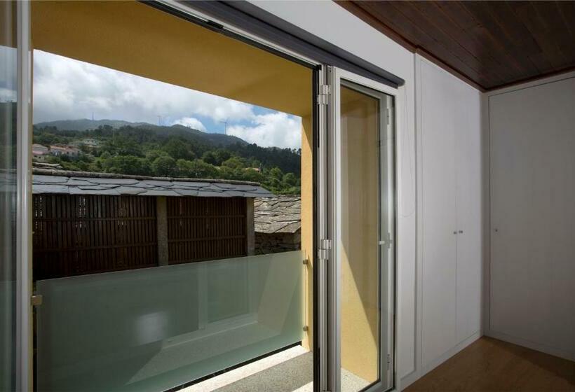 تختخواب و صبحانه Casa Amarela