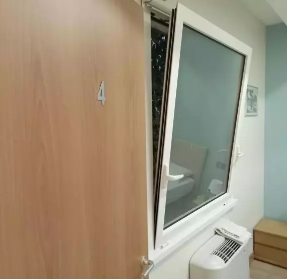 Aamiaismajoitus (B&B) Vacanze Romane Olgiata