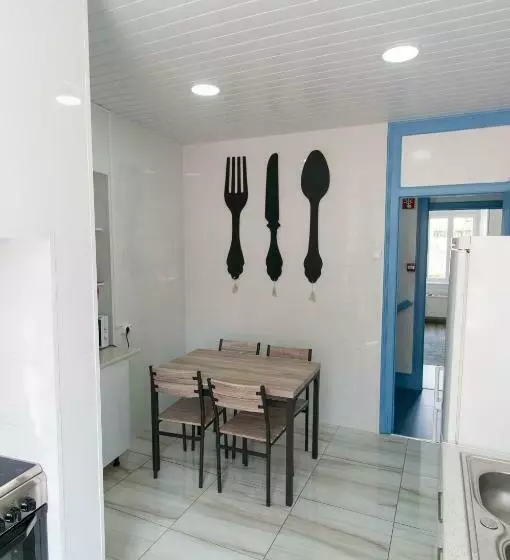 Change The World Hostels   Cascais   Estoril