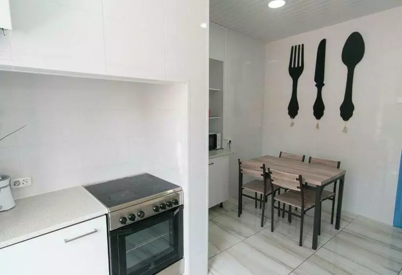 Change The World Hostels   Cascais   Estoril