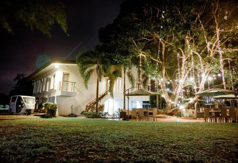Hotel Estancia De Lorenzo Tarlac