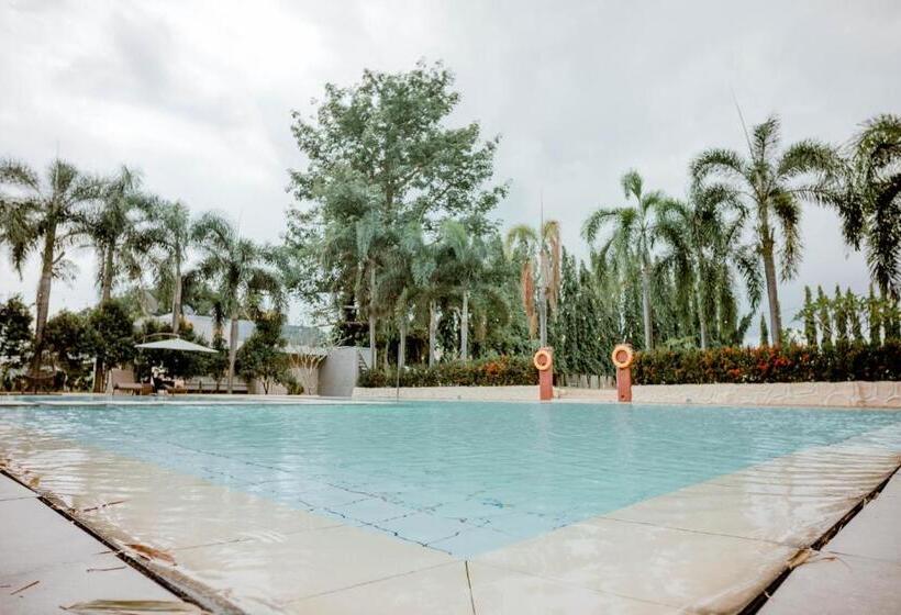 Hotel Estancia De Lorenzo Tarlac