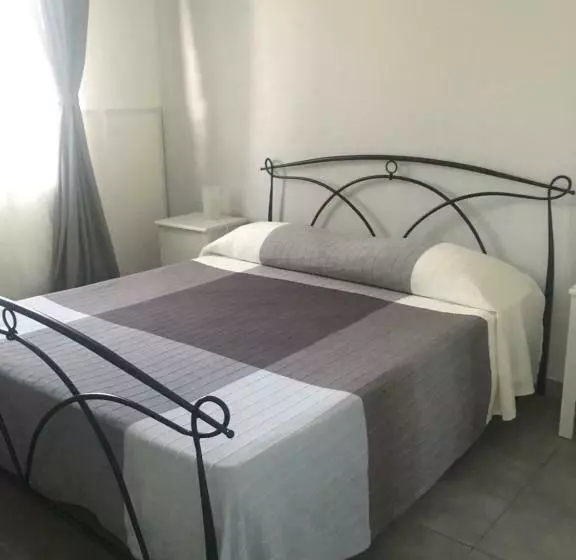 پانسیون Aeroporto Bellini Rooms