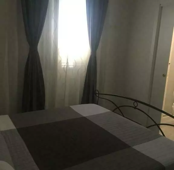 پانسیون Aeroporto Bellini Rooms