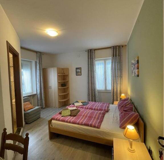 بنسيون Ferienwohnungen Sponchie