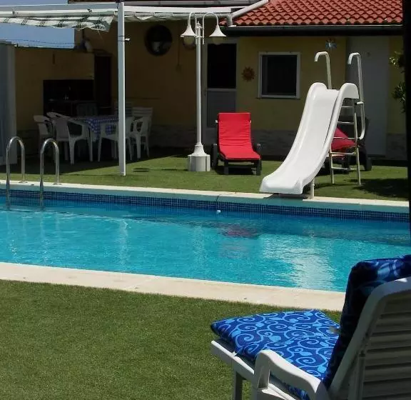 Aamiaismajoitus (B&B) Posada Chloe Santiago