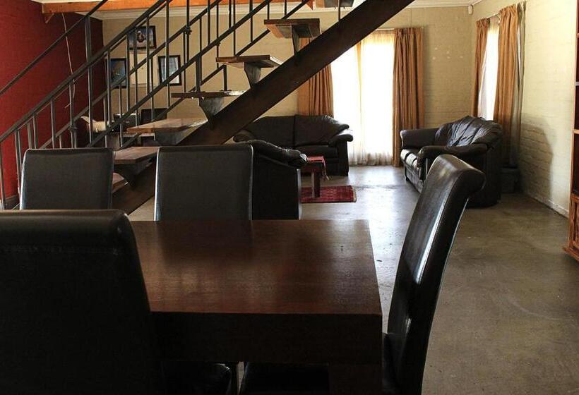 بنسيون African Adventures Accommodation