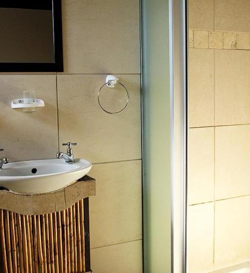 بنسيون African Adventures Accommodation