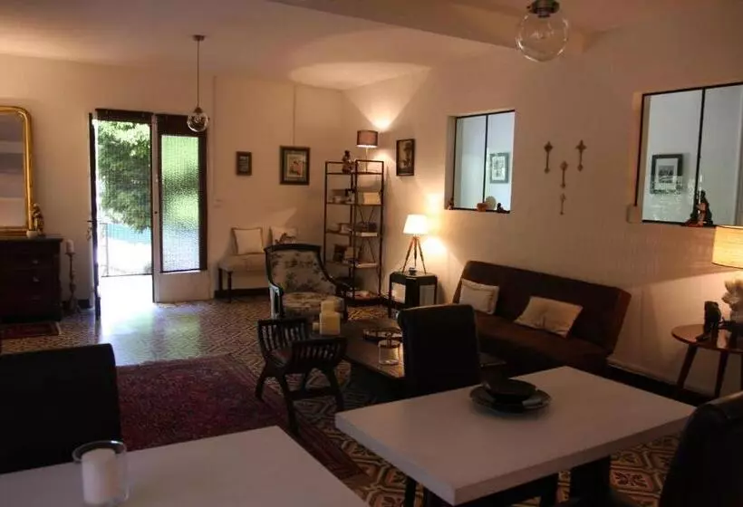 Aamiaismajoitus (B&B) 1er Consul