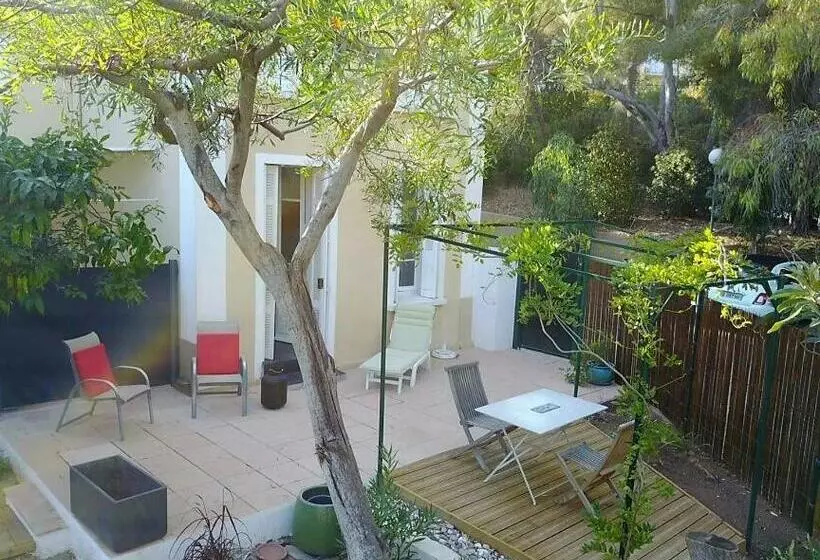تختخواب و صبحانه Villa Les Lys