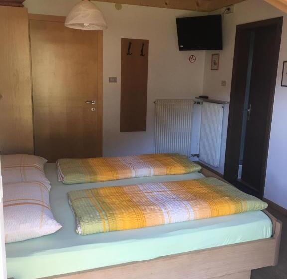 هتل Weingut Zundlhof