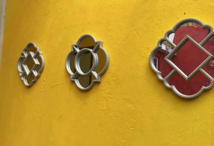 هاستل Buddha Bee 18 To 35 Years Only