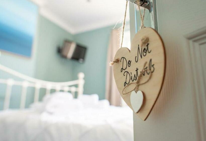 פנסיון Clovelly Guest House