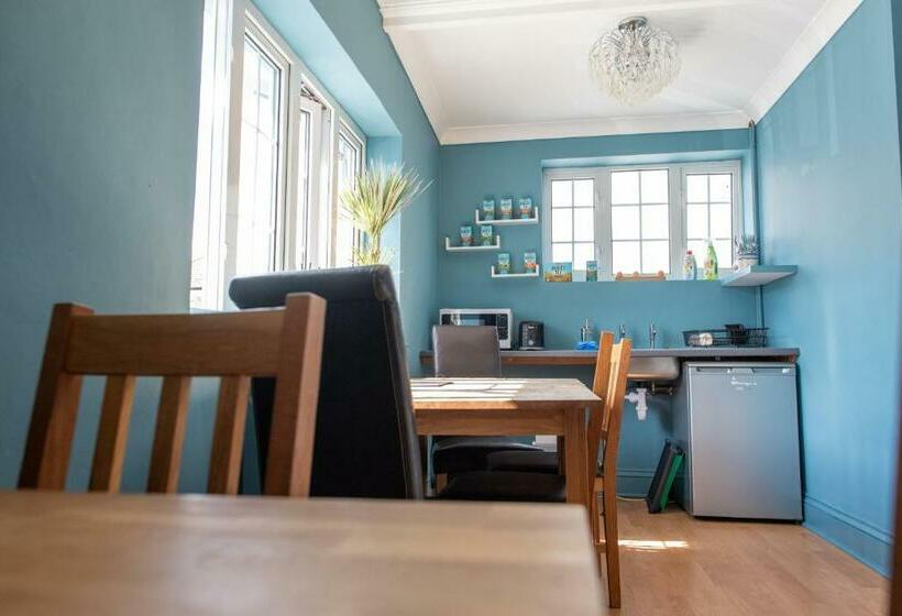 פנסיון Clovelly Guest House