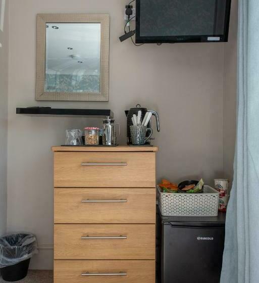 פנסיון Clovelly Guest House