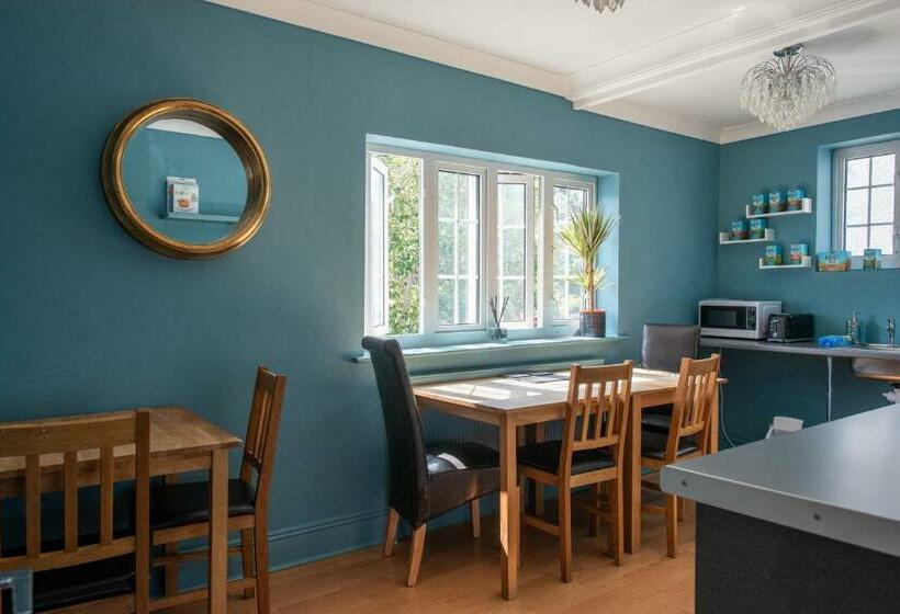 פנסיון Clovelly Guest House