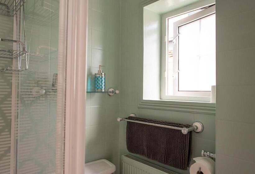 פנסיון Clovelly Guest House