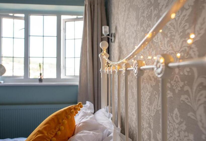 פנסיון Clovelly Guest House