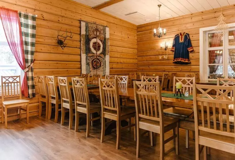 Lomakeskus Reindeer Manor Levi
