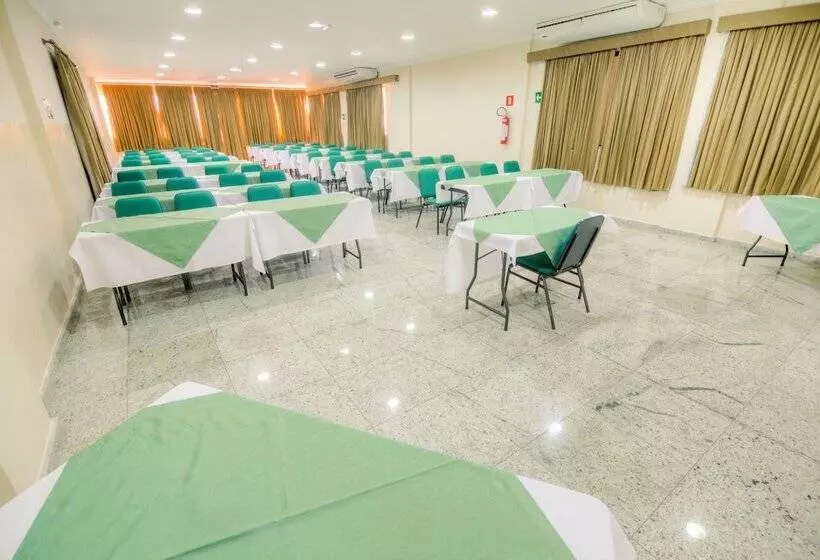 Отель Golden Park Uberaba