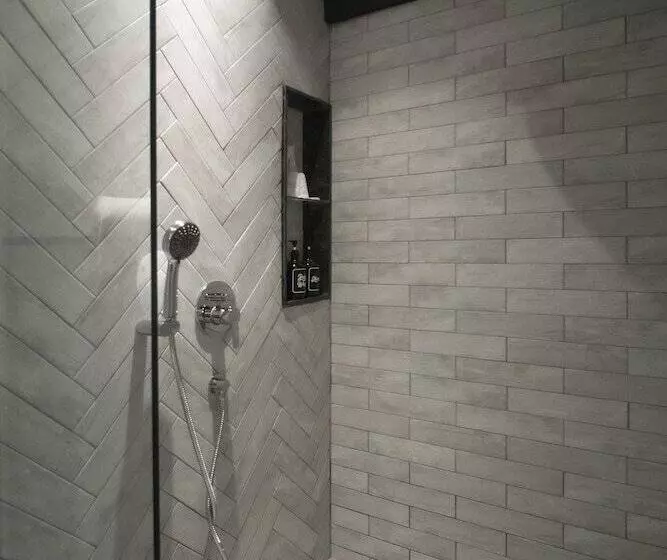 Harbour Ville Hotel   Hamilton