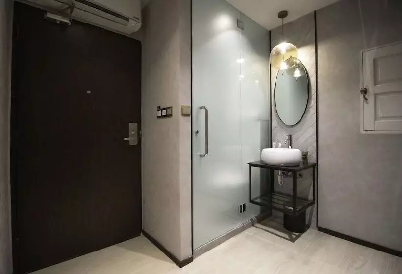 Harbour Ville Hotel   Hamilton