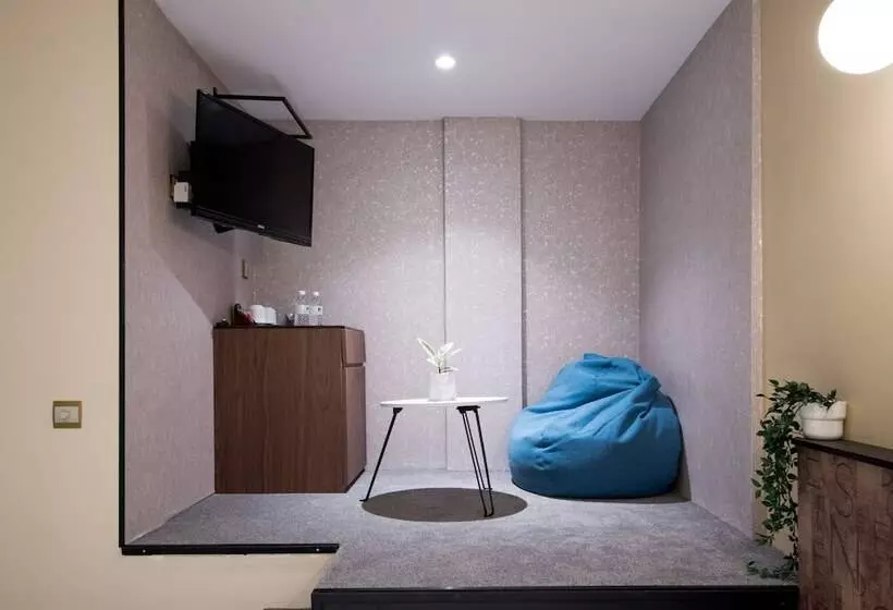 Harbour Ville Hotel   Hamilton