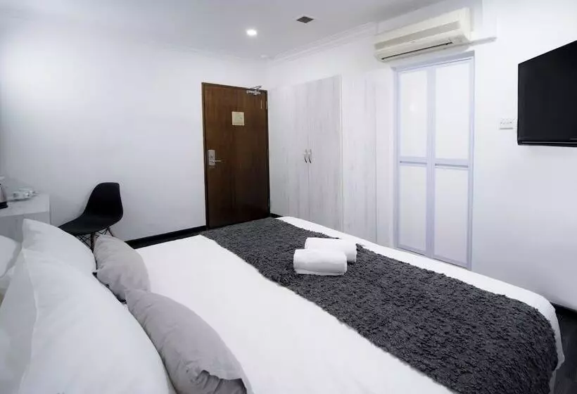 Harbour Ville Hotel   Hamilton