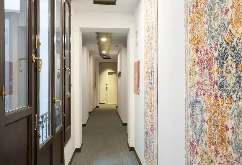 هتل Casual Ilbira Granada