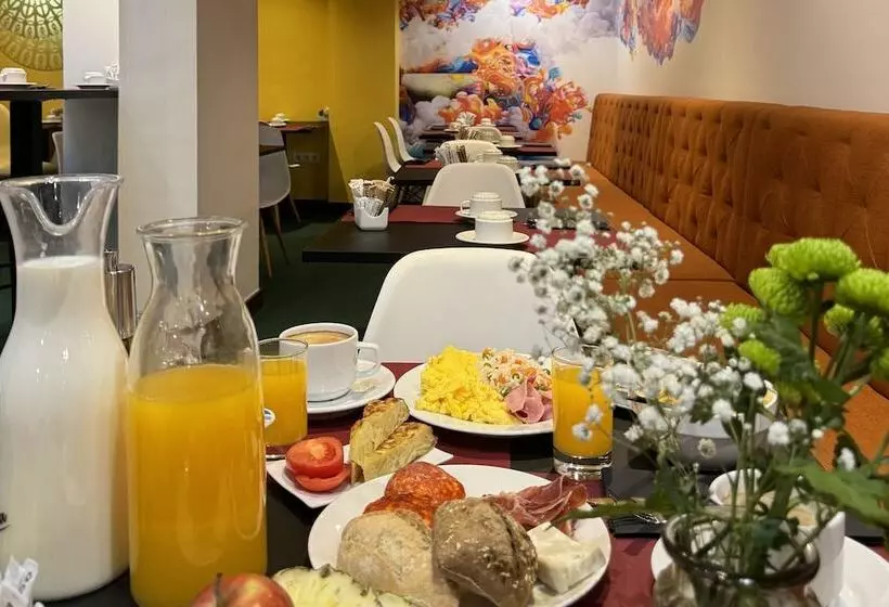 هتل Casual Ilbira Granada