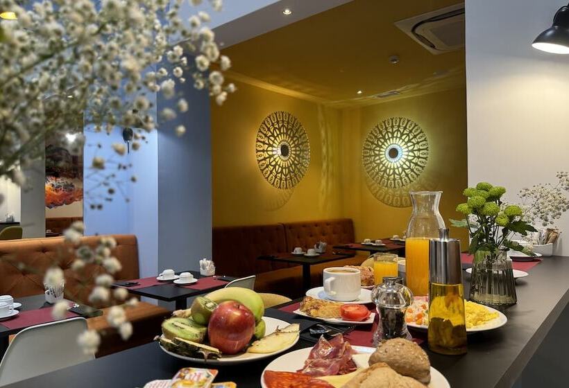 هتل Casual Ilbira Granada