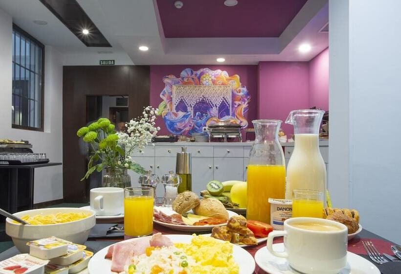 هتل Casual Ilbira Granada