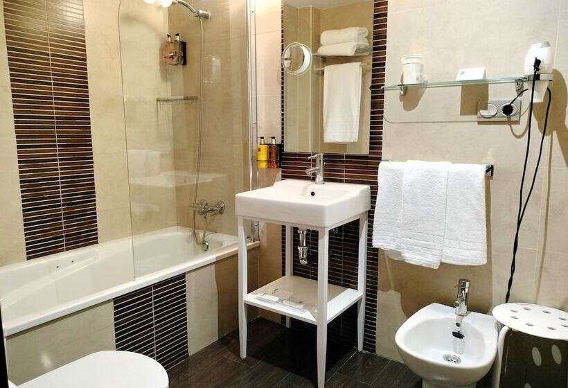 هتل Casual Ilbira Granada