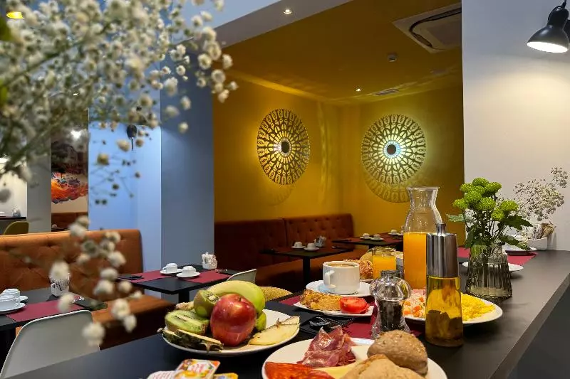 هتل Casual Ilbira Granada