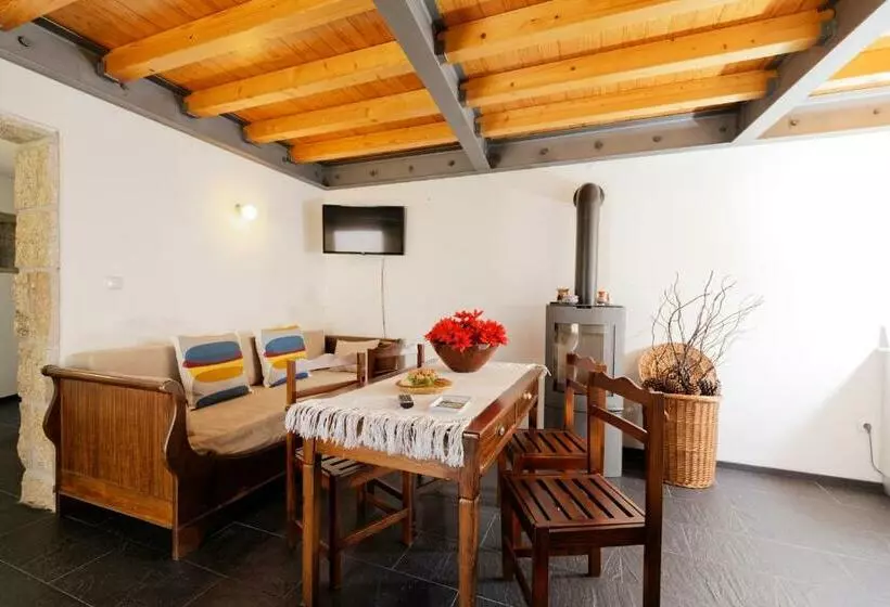 تختخواب و صبحانه Antiga Casa Do Porco