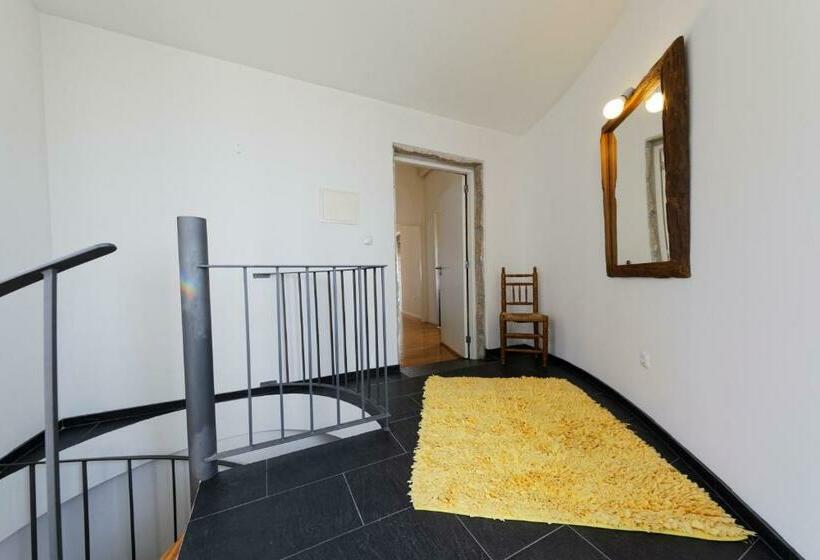 تختخواب و صبحانه Antiga Casa Do Porco