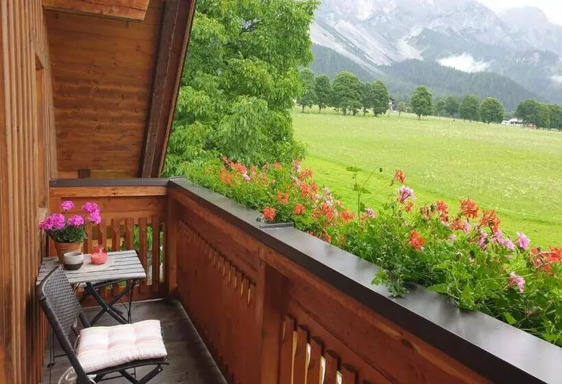Aamiaismajoitus (B&B) Bergführerhaus