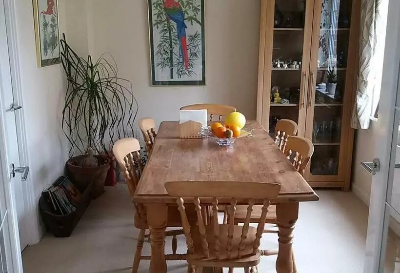 Aamiaismajoitus (B&B) Flint Lodge