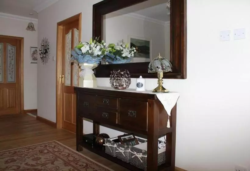 تختخواب و صبحانه Manor House